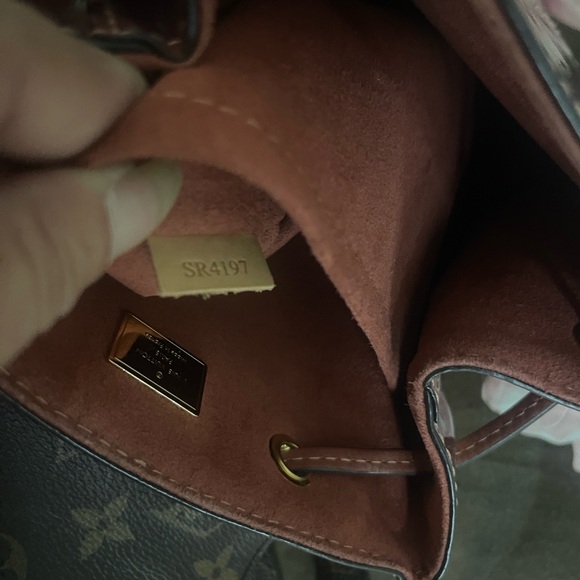 Louis Vuitton Hot Springs Vernis Patent Leather + Monogram Backpack Vieux Rose - Picture 10 of 14